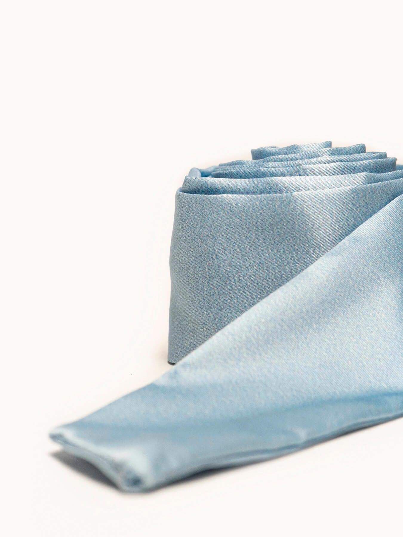 Pañuelo Raso Azul Claro