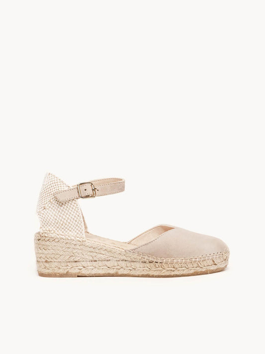 Jara Cuña Baja Ante Piedra