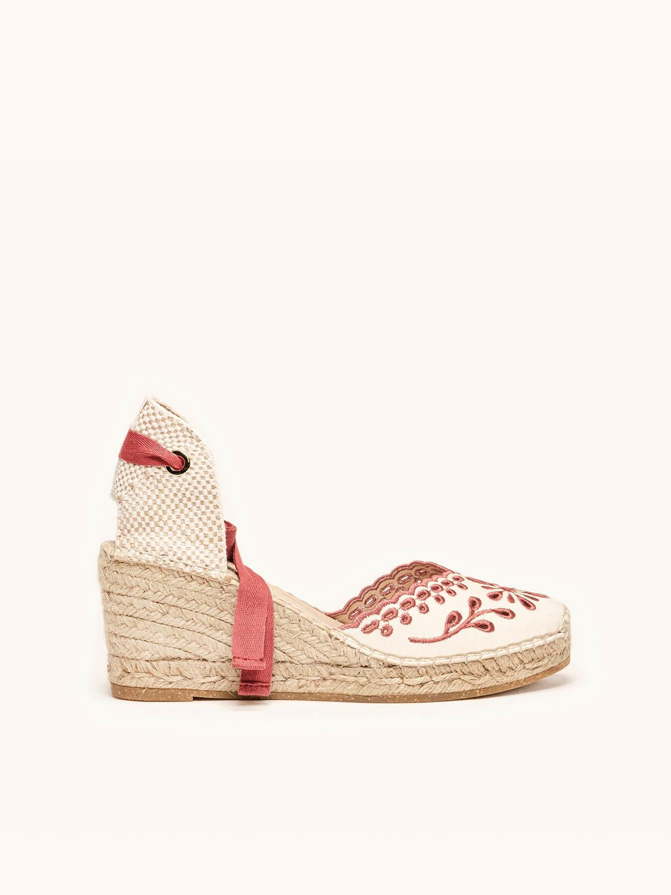 Romero cuña media de lona bordada granate