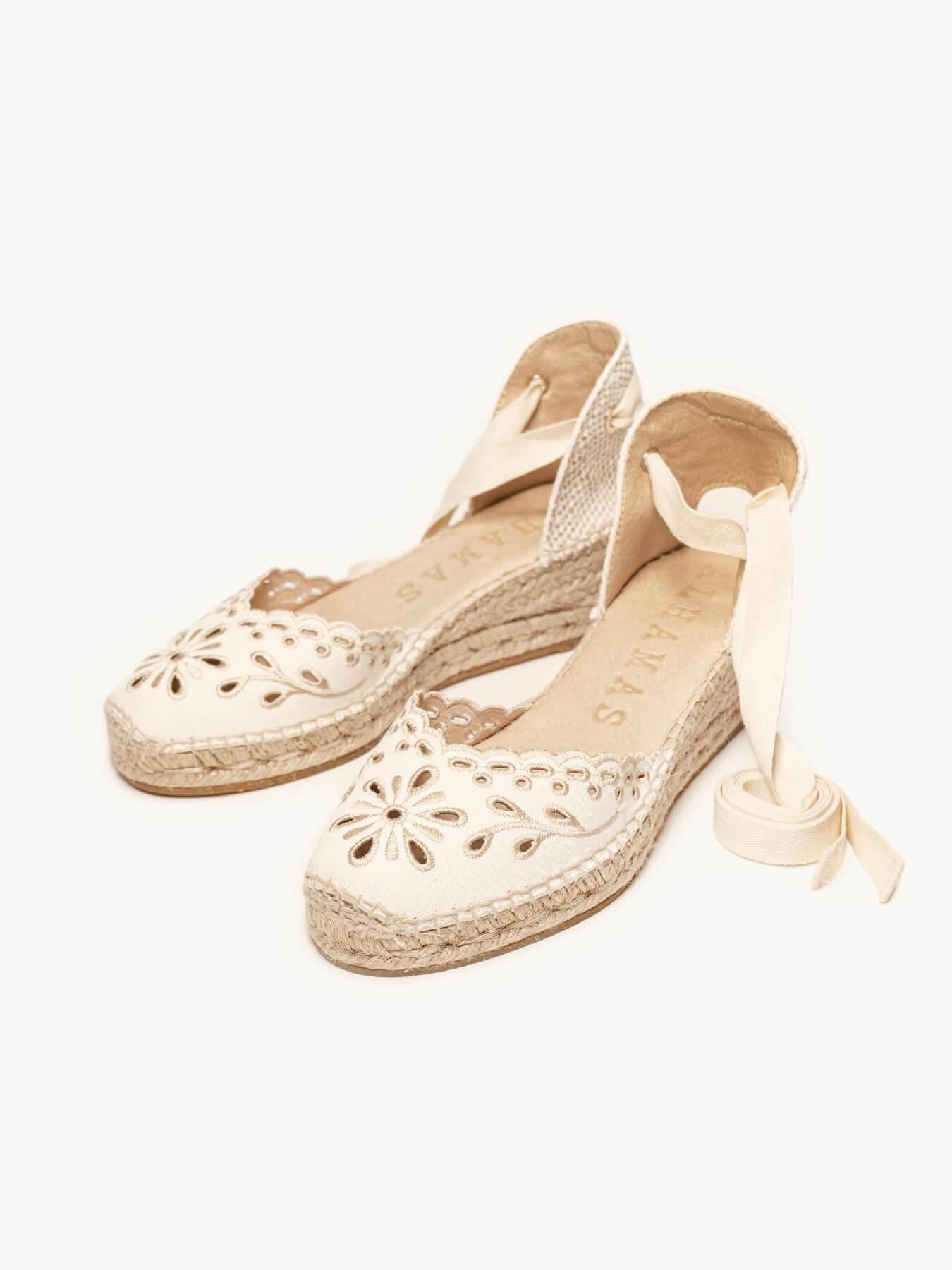 Romero Cuña Baja Lona Bordada Crudo