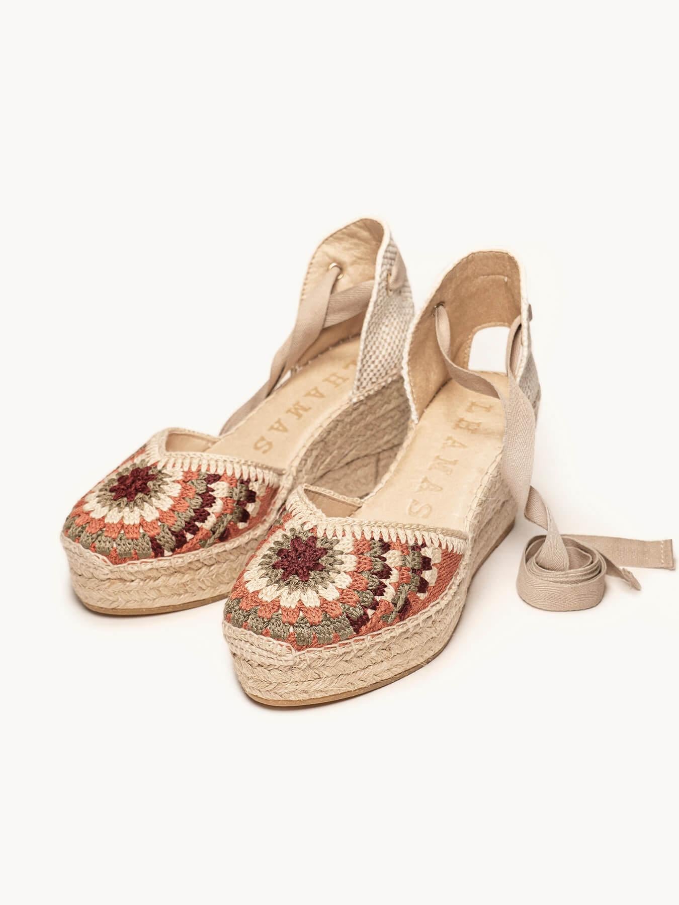 Romero Cuña Media Plataforma Rosetón Granate