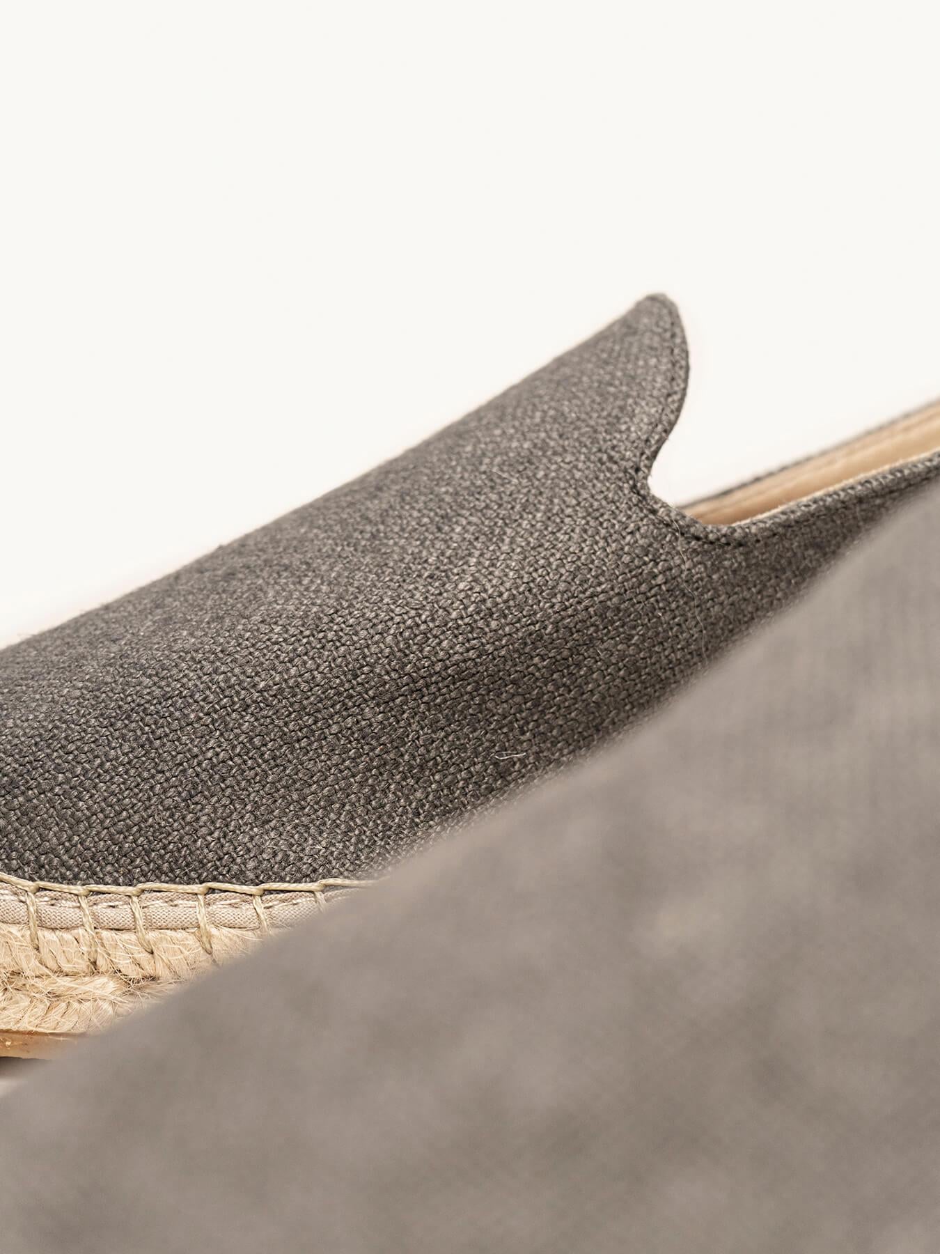 Jacinto Lino Gris Oscuro