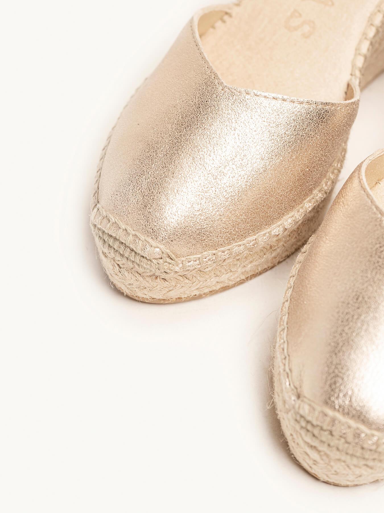 Jara Cuña Media Plataforma Ante Metal Oro