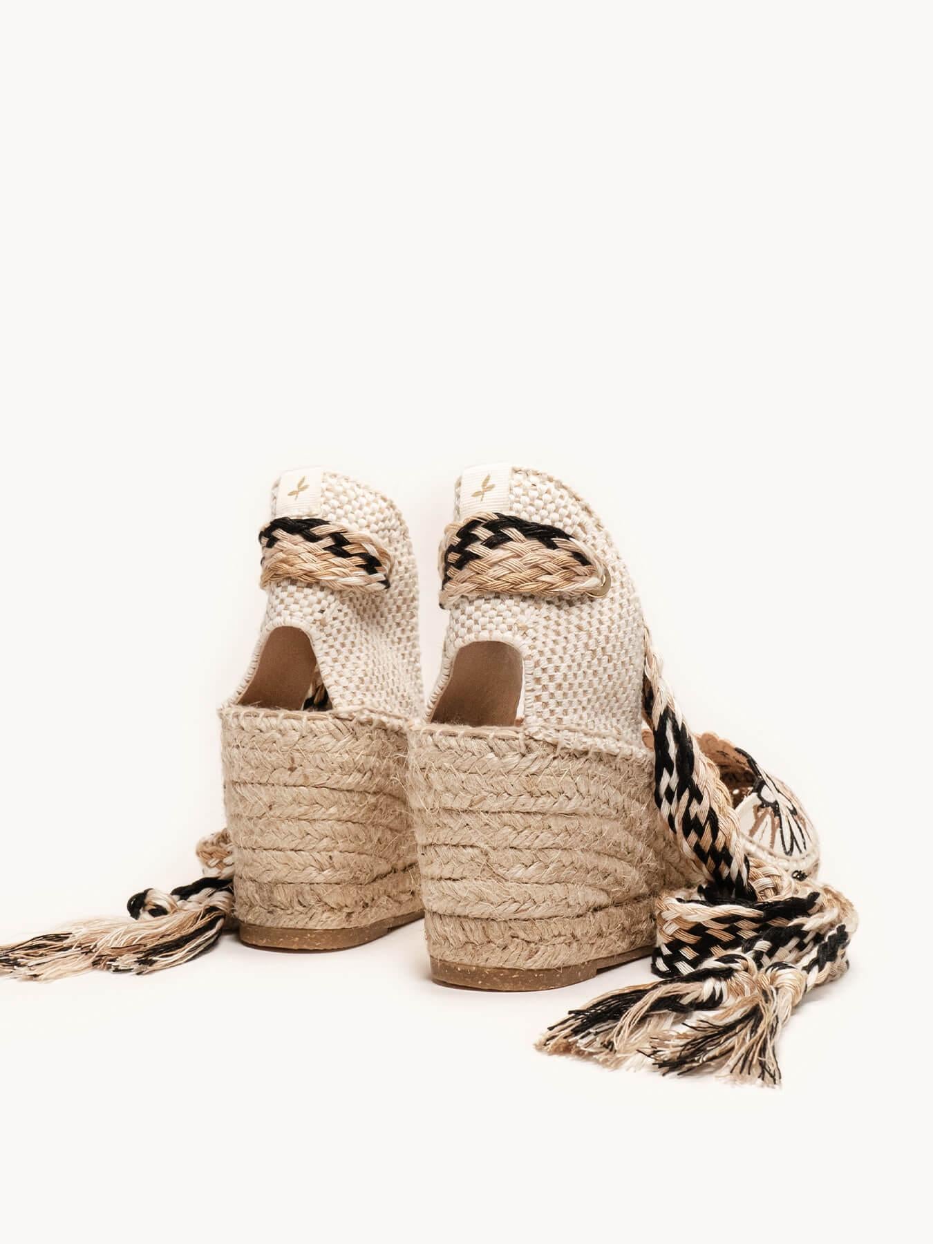 Romero Cuña Media Bordado Silvestre Arena