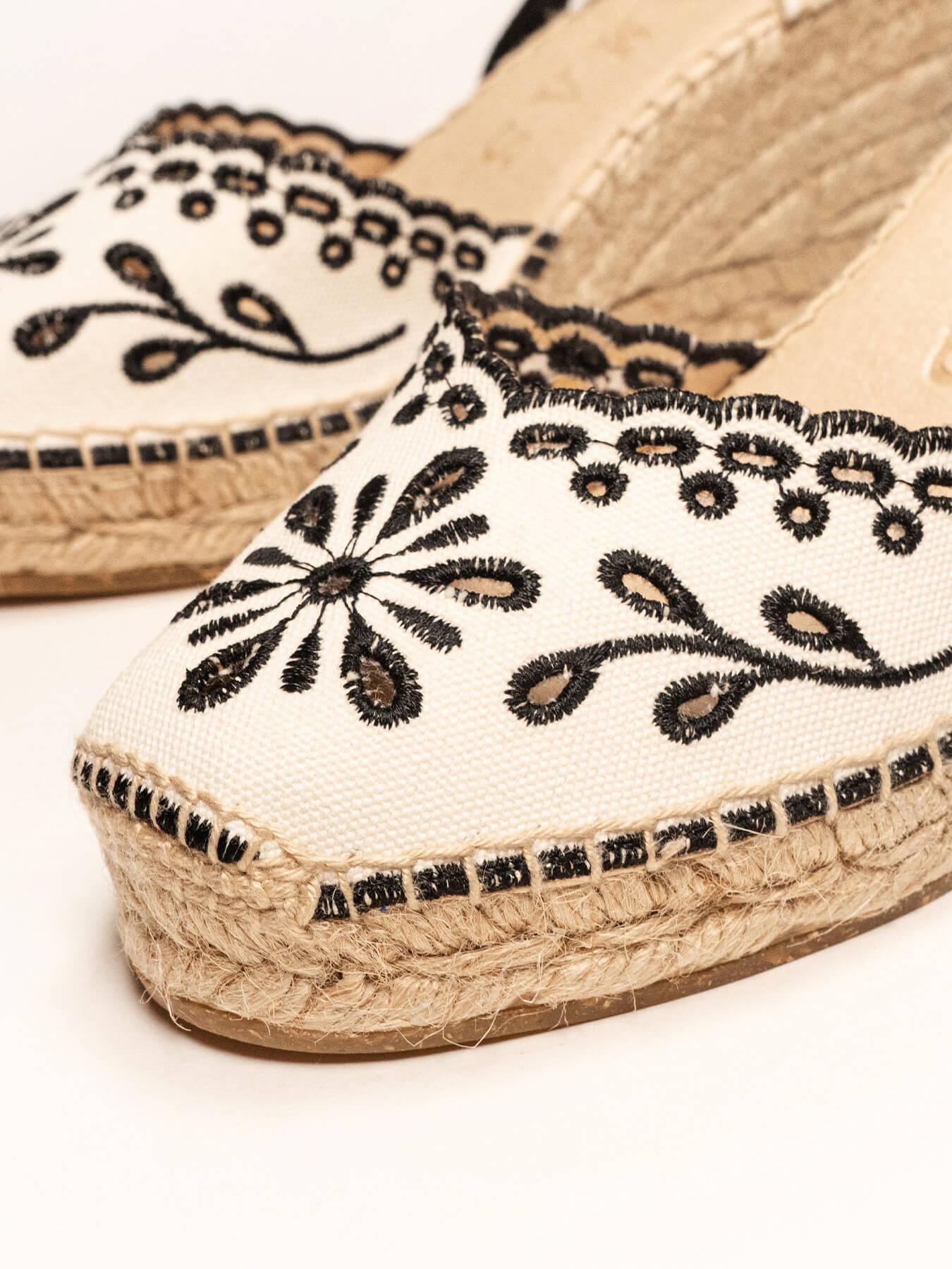 Romero Cuña Media Lona Bordada Negro