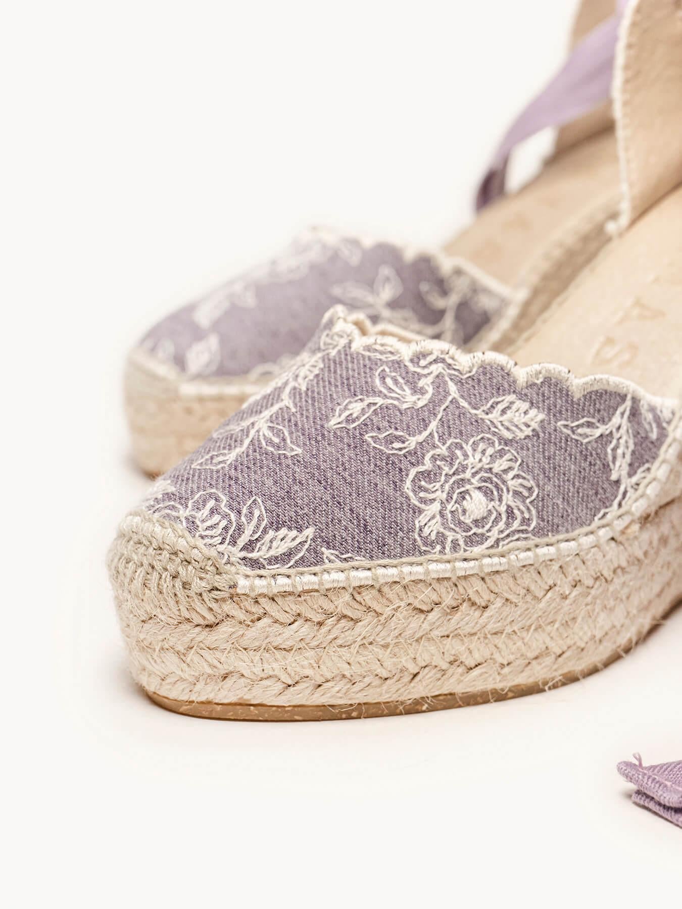 Romero Cuña Alta Vaquero Bordado Lila