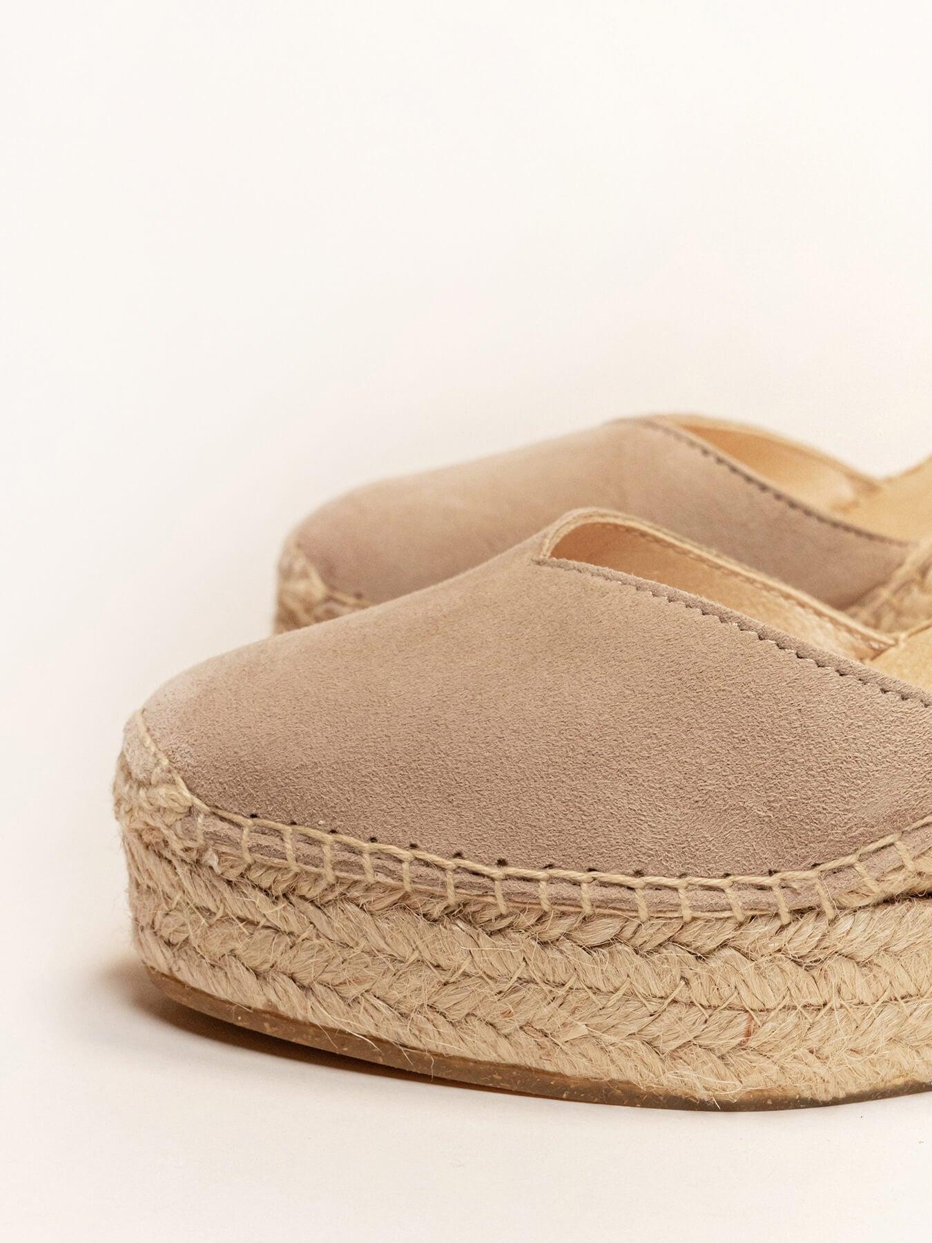 Jara Cuña Alta Ante Piedra