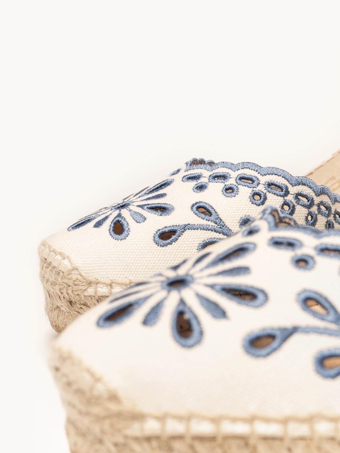 Romero Cuña 7 cm Bordado Azul Jeans