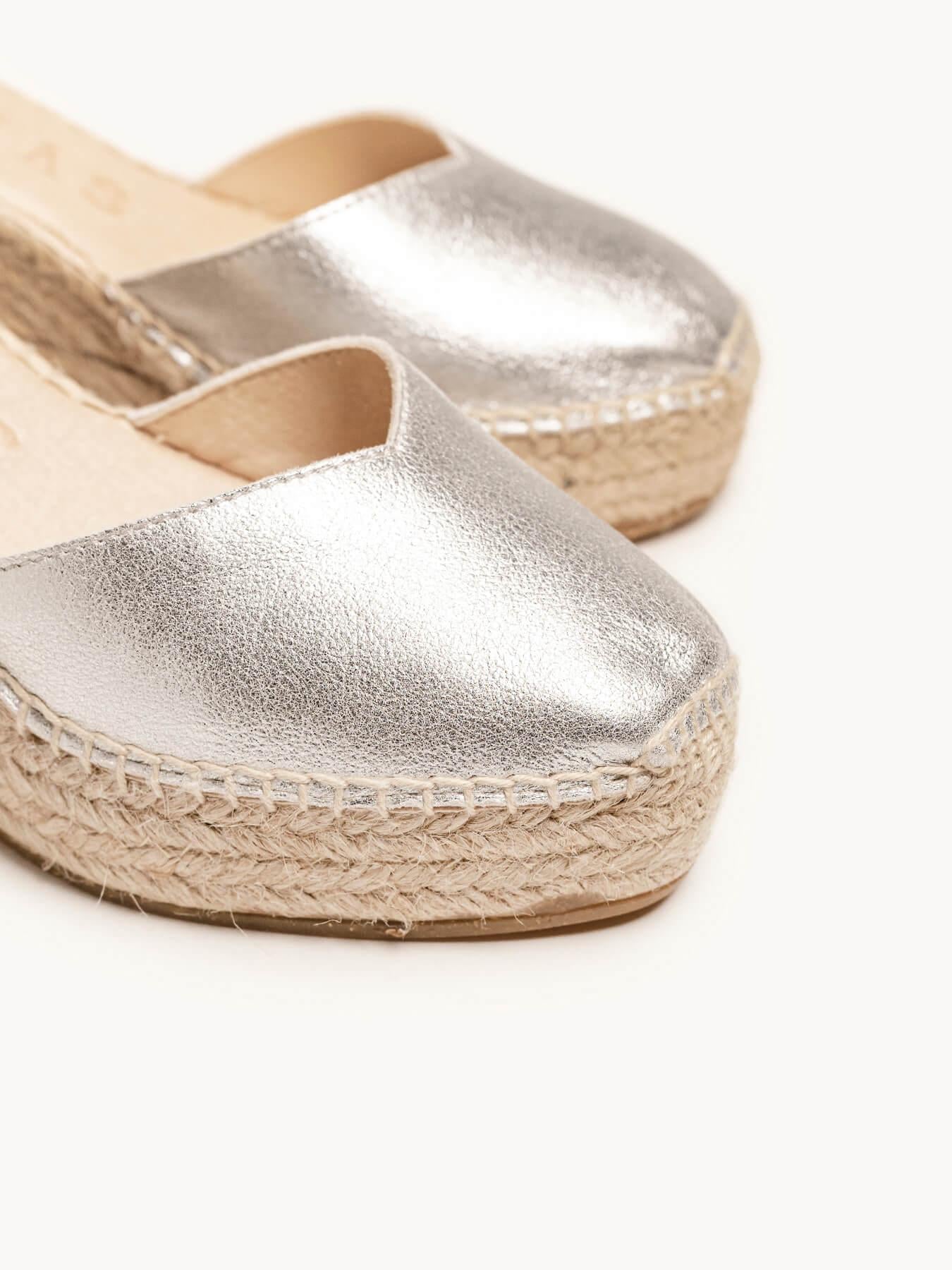 Jara Cuña Media Plataforma Ante Metal Plata