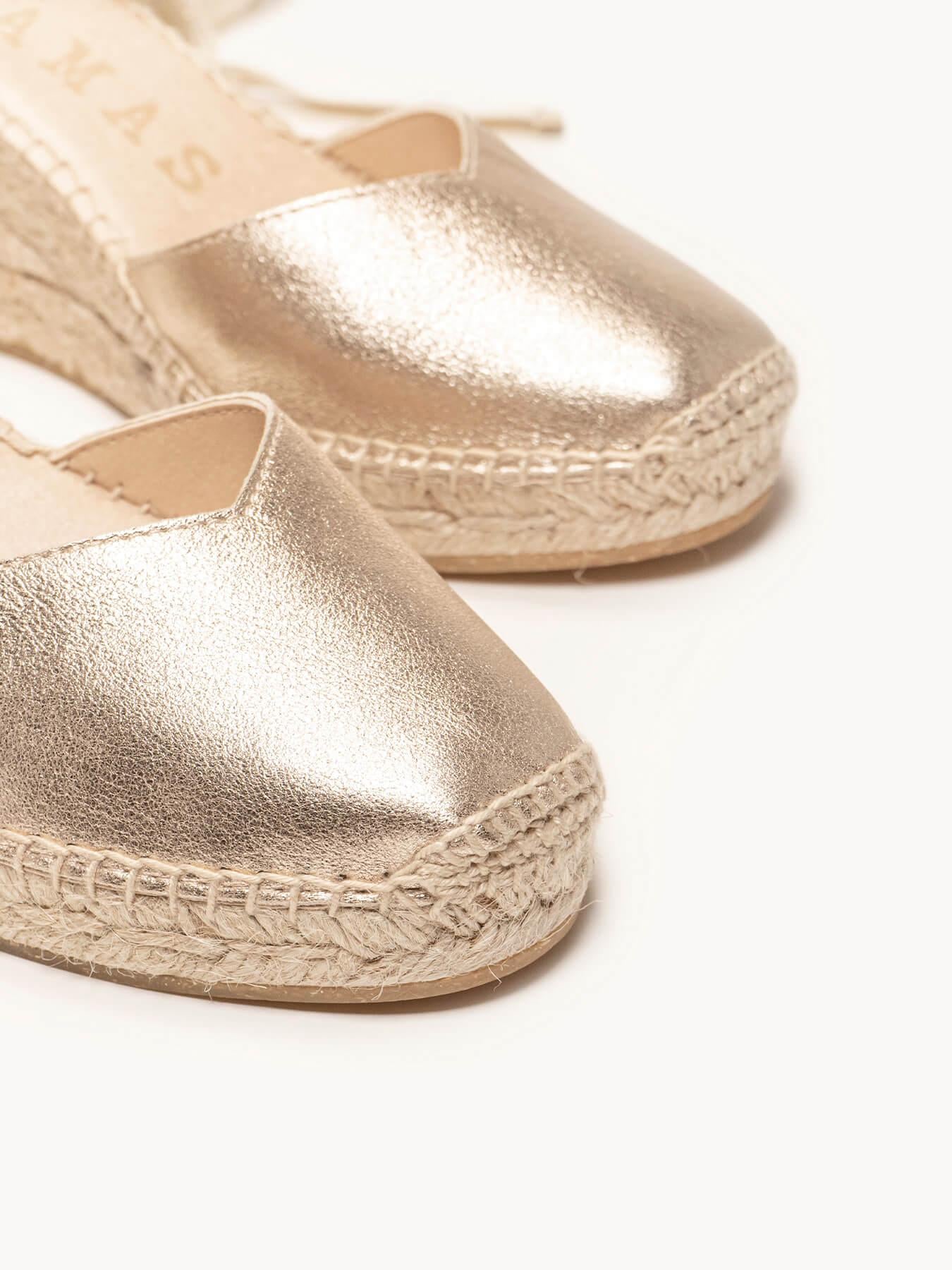 Romero Cuña media en ante metalizado color oro