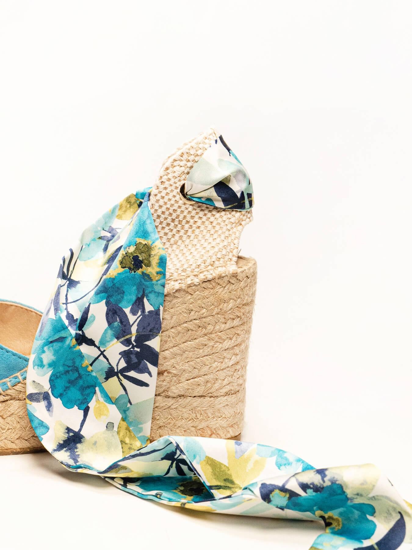 Pañuelo Floral Azul